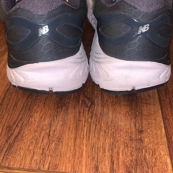 New Balance Shoes size 9 - Picture 5 of 9